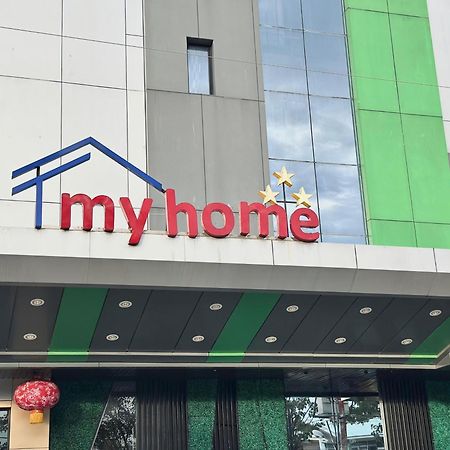 My Home Hotel Pontianak Eksteriør billede