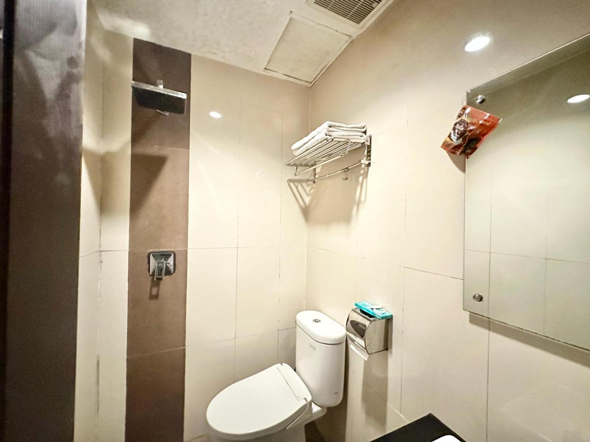 My Home Hotel Pontianak Eksteriør billede